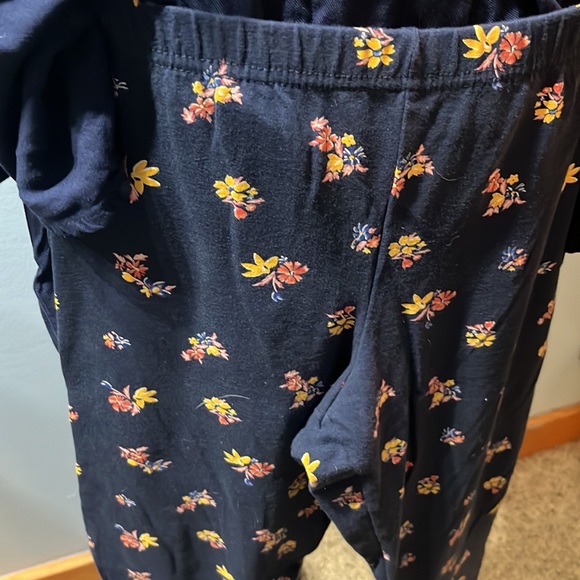 Old Navy Long sleeve tunic and leggings set. Blue w/colorful flowers. Size L/M - Picture 4 of 8